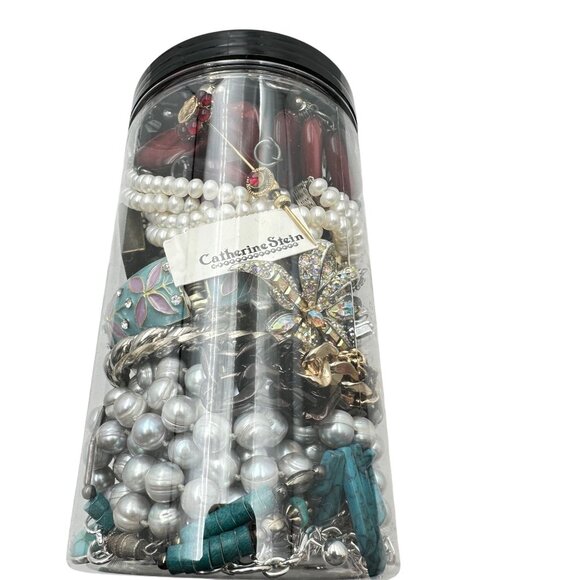 Mystery Jewelry Jar #1066 Wearable Quality Pieces 2lbs Necklace Bracelet Earring - Picture 2 of 4